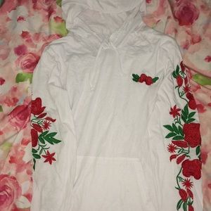 Roses imprinted hoodie w pockets & strings
